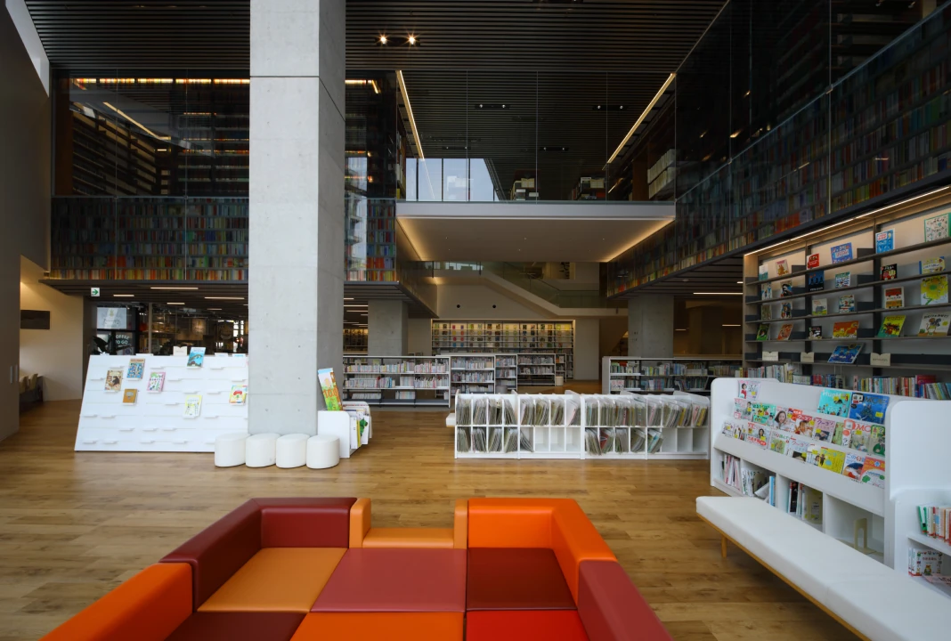 箕面市立船場図書館